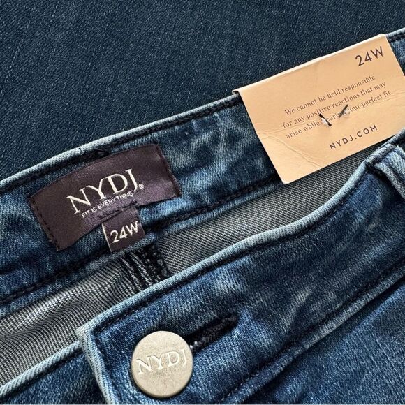 NWT NYDJ Ava Daring Ankle Flare Jeans with Fray Hem in Foundry Wash Size 24W - Picture 4 of 7